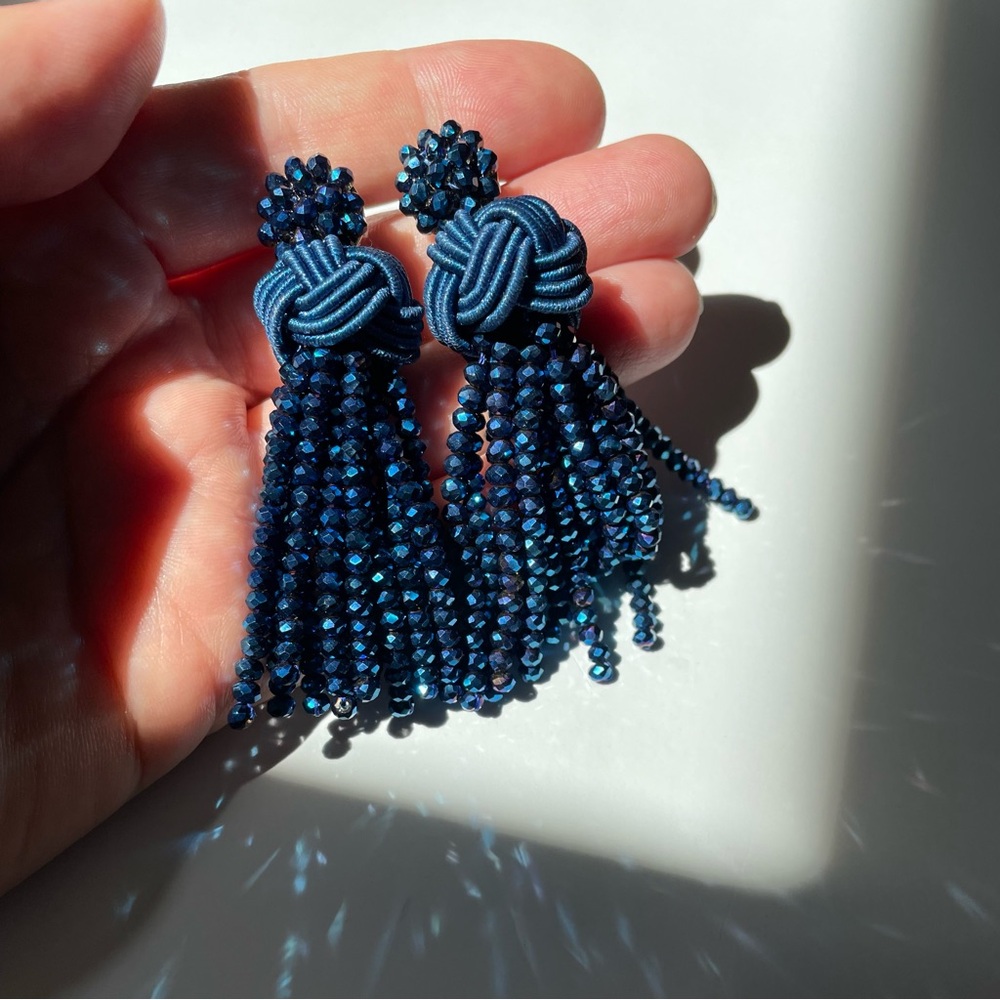 🚨🚨🚨🚨FINAL SALE!!!!🚨🚨🚨🚨 Navy blue sparkly Baublebar tassel earrings
